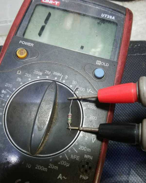 惠普HP LE1902液晶显示器不开机之艰难维修